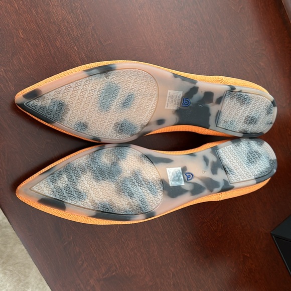 Never-worn Rothy’s point flats in lighter orange.  Size 9. - Picture 2 of 5